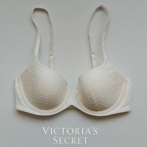 🔥❤ NWOT Victoria's Secret Bra - 34C